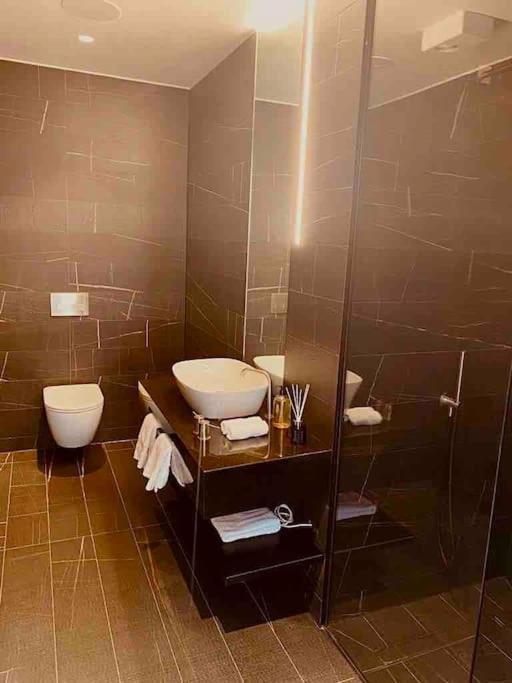 Large 3 Bed 3 Bathrooms Penthouse With Terrace And City Views In London Londres Exterior foto